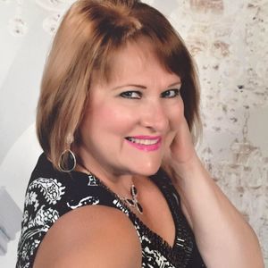 Meet your Posher, Leah